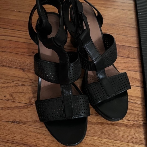 Clarks Platform Sandals - Picture 2 of 5